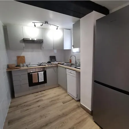 Holiday home Charmante Maison Atypique Ambiance Village Deuil-la-Barre
